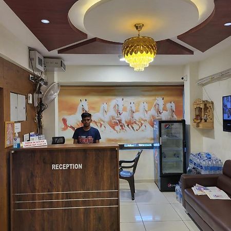Hotel Shreeji'S Gandhinagar Esterno foto