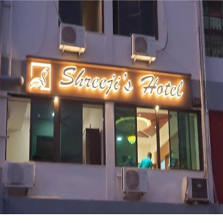 Hotel Shreeji'S Gandhinagar Esterno foto